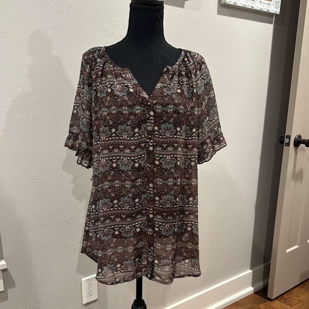 Vintage-Inspired Floral Blouse